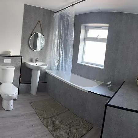 Homestay Ermine Way Shirehampton *